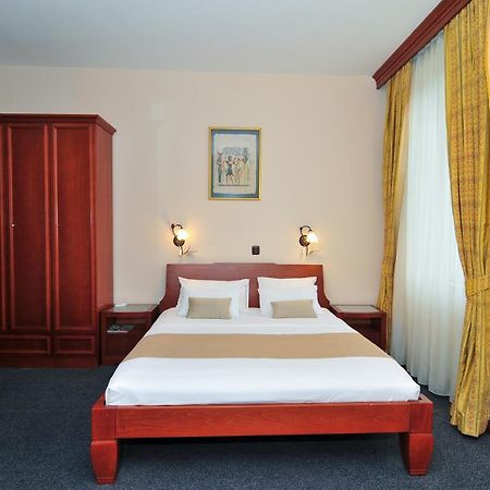 Hotel Montenegrino Tivat Zewnętrze zdjęcie