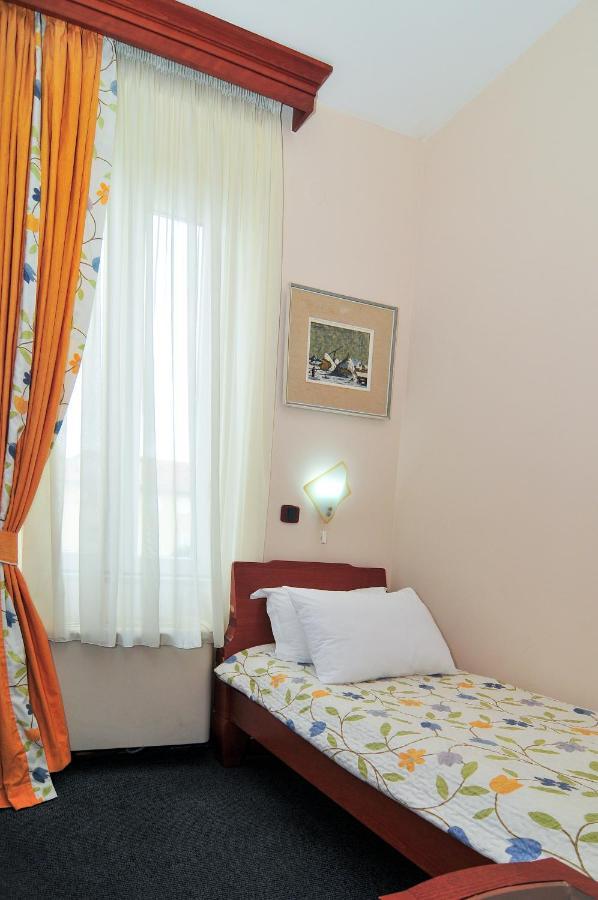 Hotel Montenegrino Tivat Zewnętrze zdjęcie