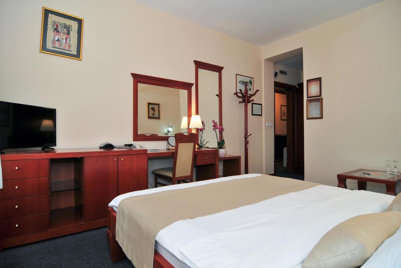 Hotel Montenegrino Tivat Zewnętrze zdjęcie