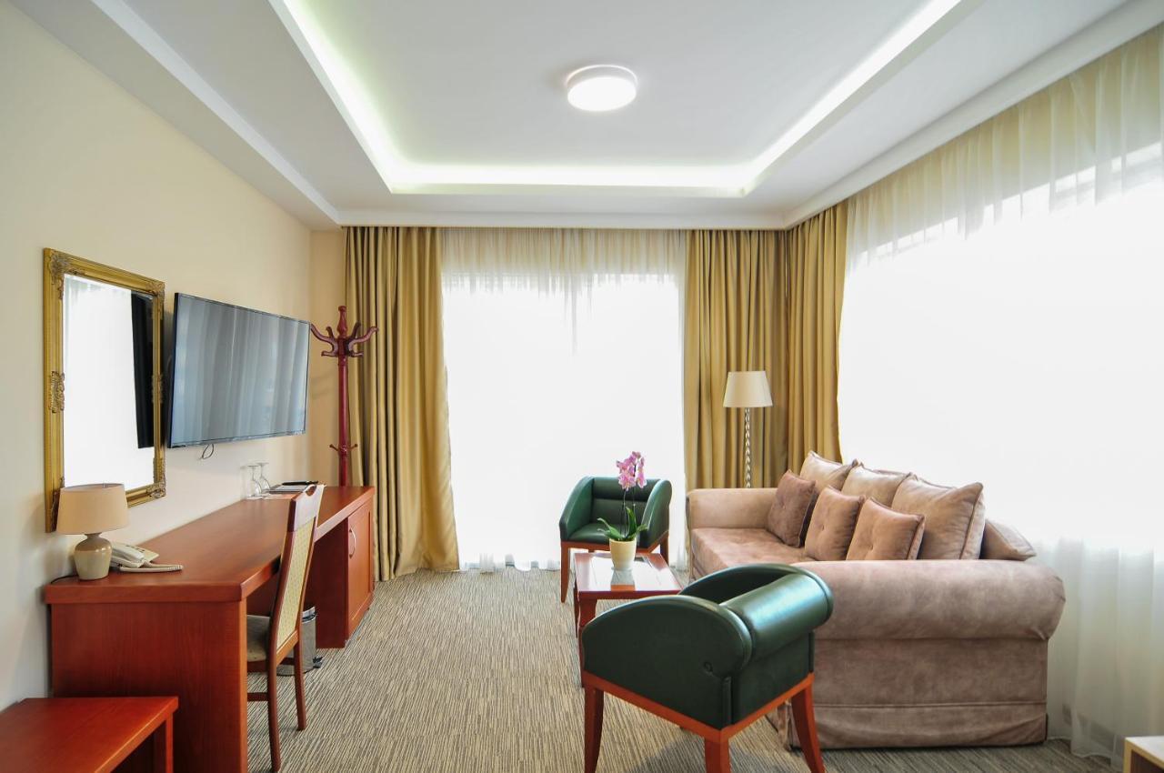 Hotel Montenegrino Tivat Zewnętrze zdjęcie