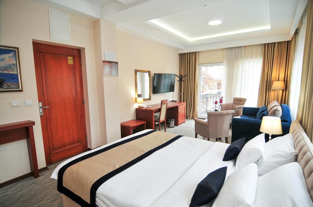 Hotel Montenegrino Tivat Zewnętrze zdjęcie