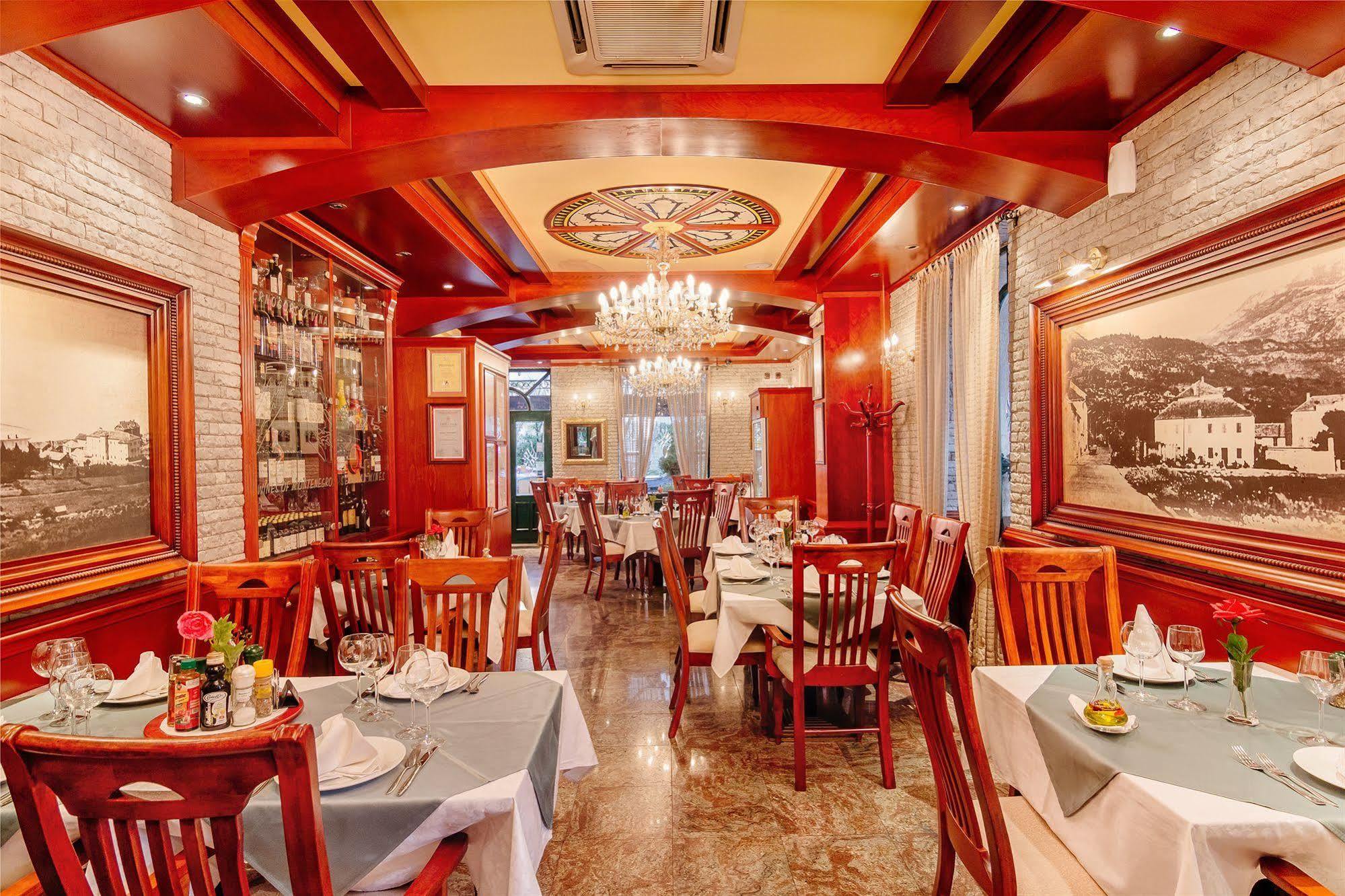 Hotel Montenegrino Tivat Zewnętrze zdjęcie