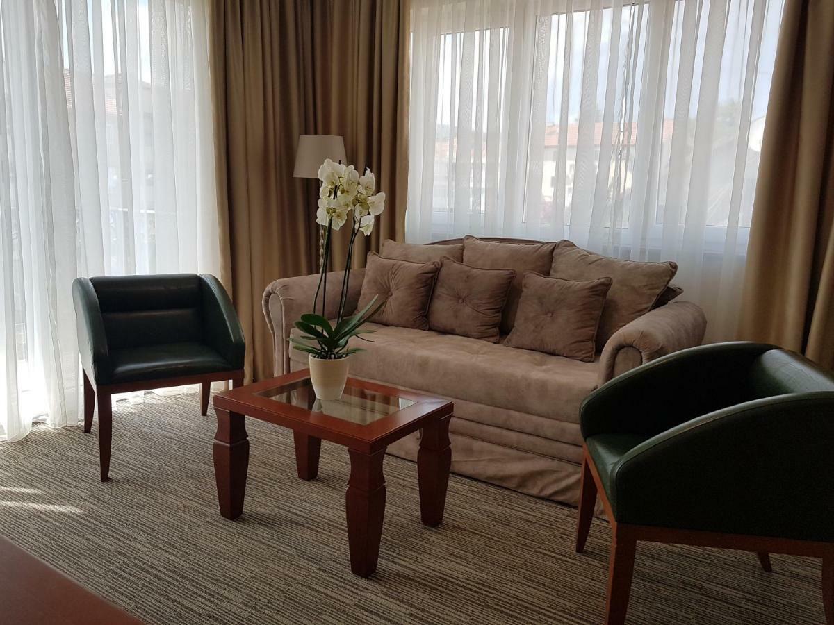 Hotel Montenegrino Tivat Zewnętrze zdjęcie